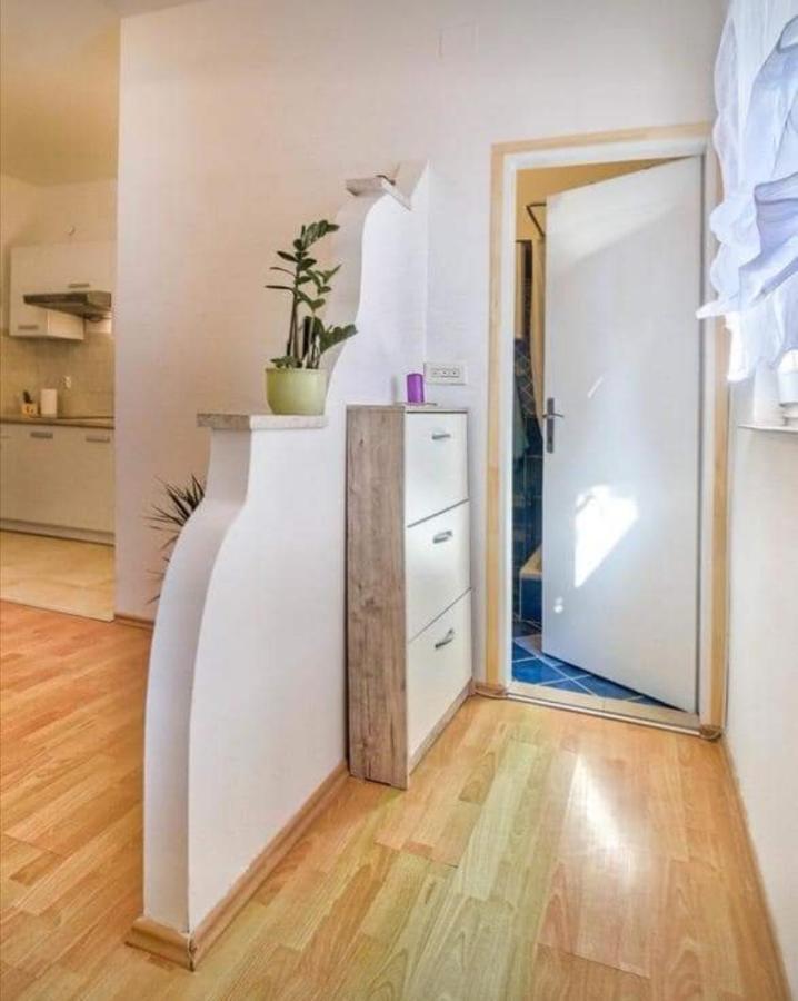 Apartman Zara Center Pula Exterior photo